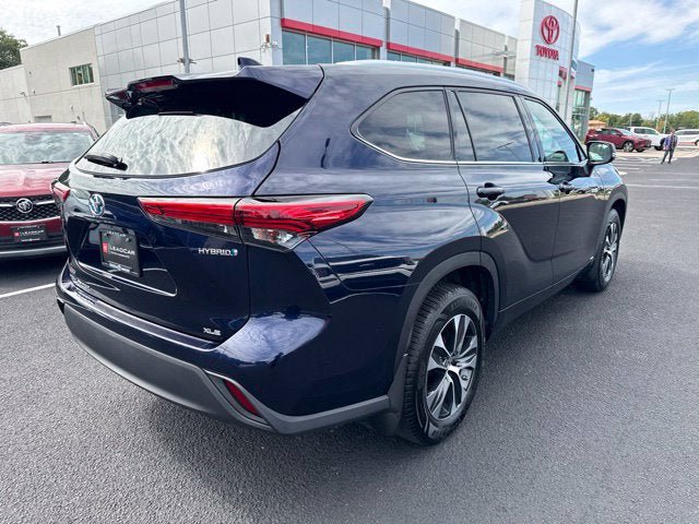Used 2020 Toyota Highlander XLE AWD/4WD image 13