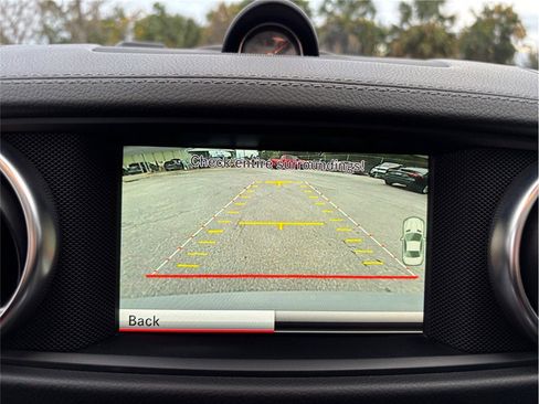 Used 2015 Mercedes-Benz SL 550 image 32