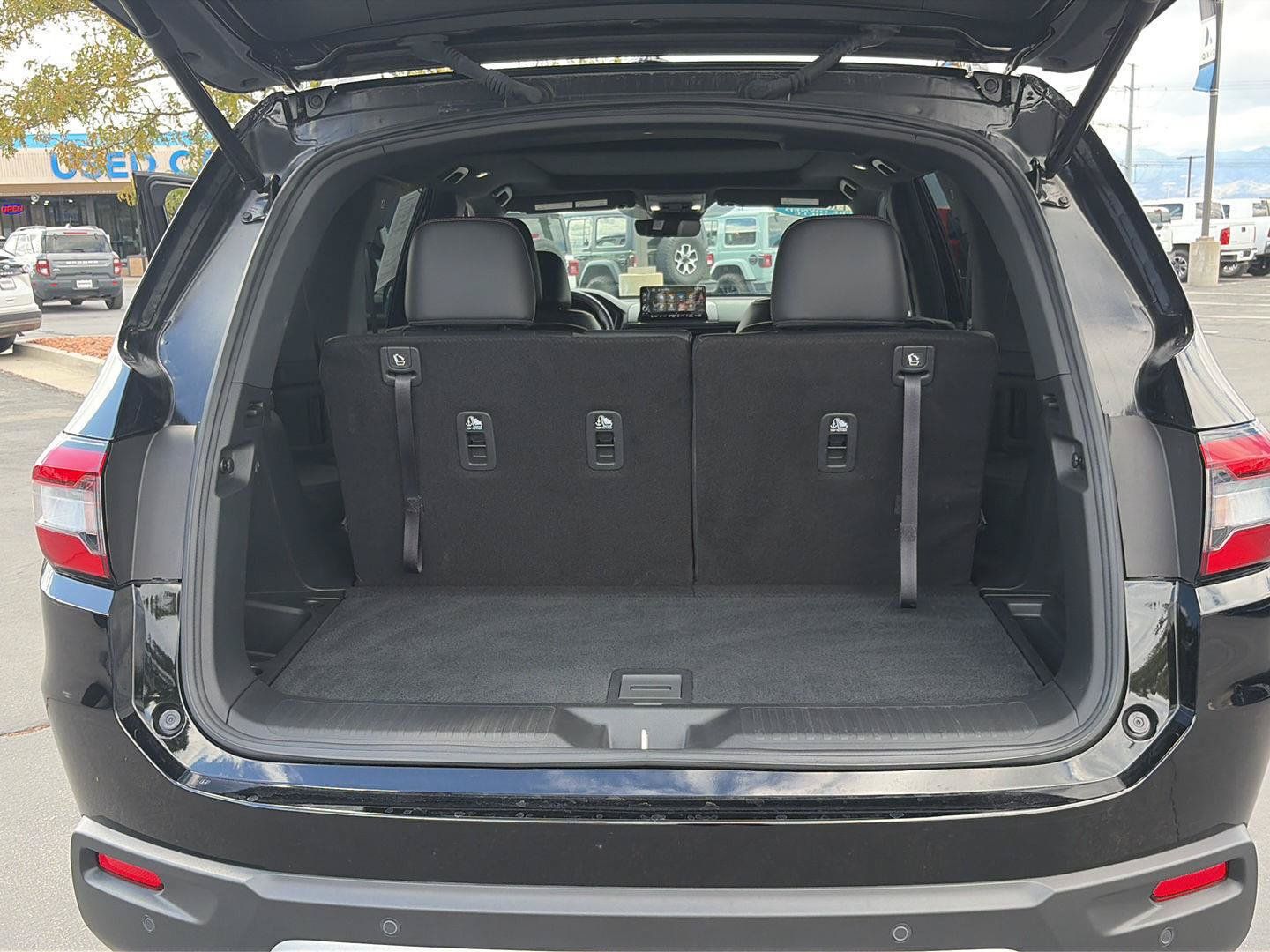 Used 2025 Honda Pilot TrailSport image 32