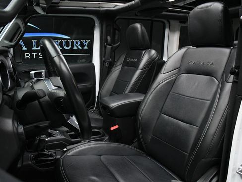 Used 2018 Jeep Wrangler Unlimited Sahara image 18