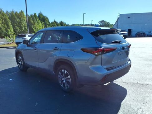 Used 2024 Toyota Highlander XLE image 5