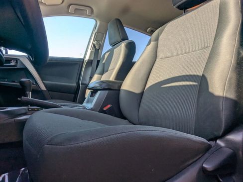 Used 2018 Toyota RAV4 LE FWD image 25