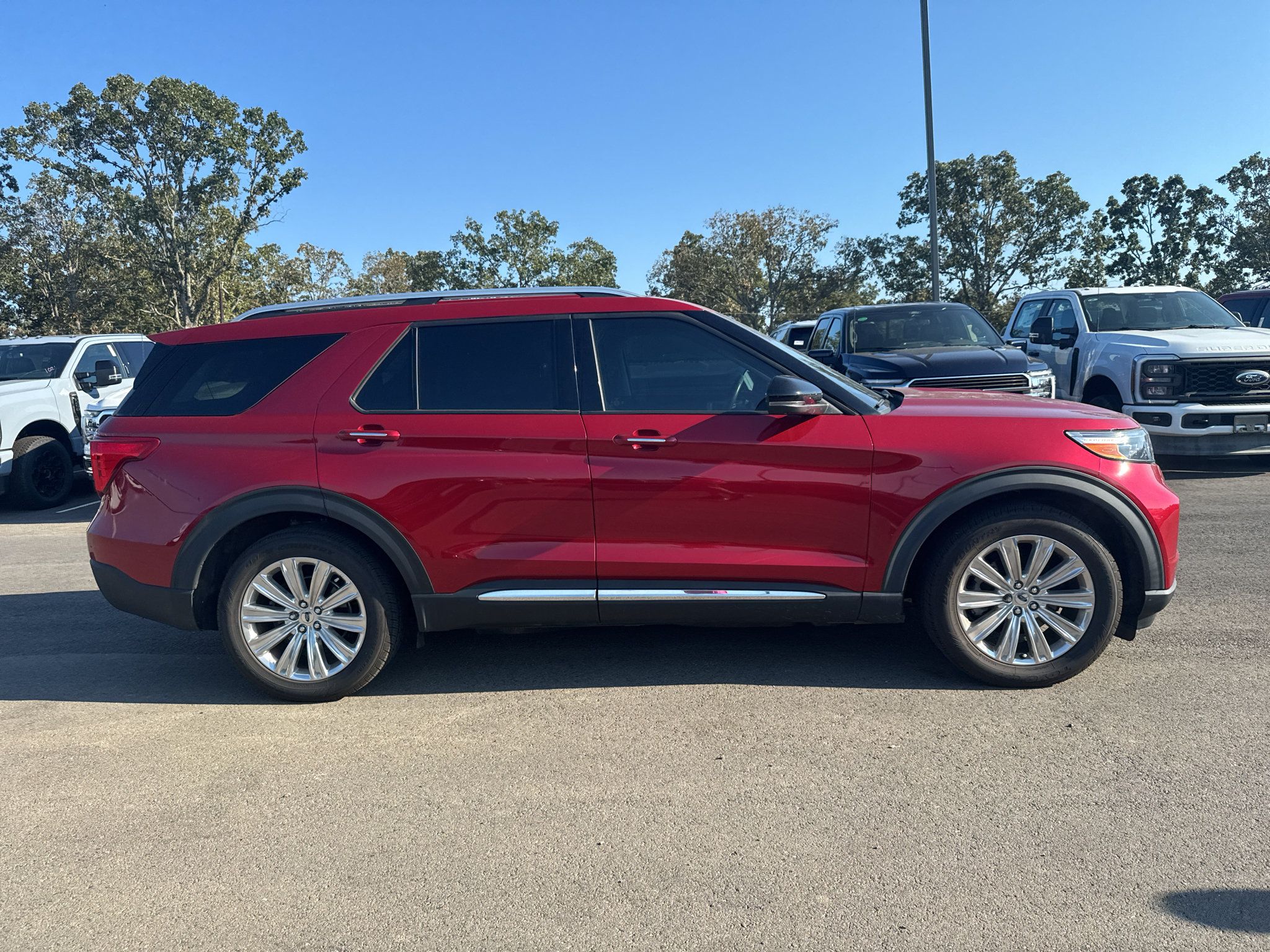 Used 2022 Ford Explorer Limited w/ Equipment Group 301A RWD image 4