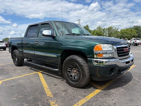 Used 2006 GMC Sierra 1500 SL w/ Chrome Exterior Package AWD/4WD image 4