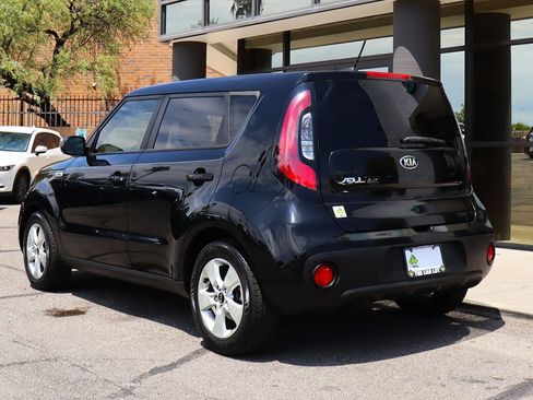 Used 2017 Kia Soul FWD image 9