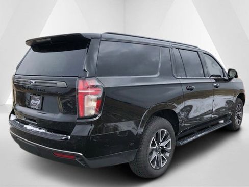 Used 2022 Chevrolet Suburban Z71 w/ Z71 Off-Road Package image 7