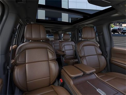 New 2026 Lincoln Navigator L Reserve AWD/4WD image 10