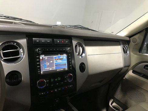 Used 2014 Ford Expedition Limited w/ Equipment Group 301A RWD image 27