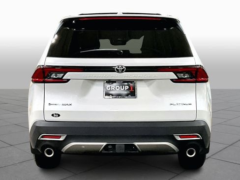 Used 2025 Toyota Grand Highlander AWD Hybrid image 4