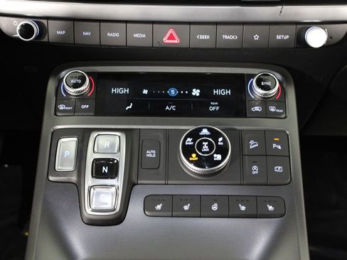 Certified 2025 Hyundai Palisade Calligraphy image 23