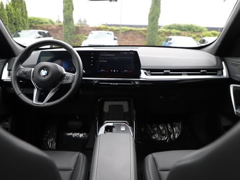 Used 2025 BMW X1 xDrive28i w/ Convenience Package AWD/4WD image 17