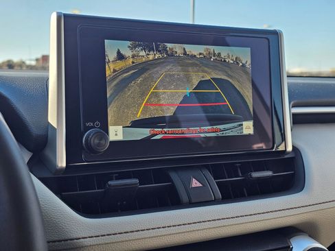 Used 2025 Toyota RAV4 XLE image 25