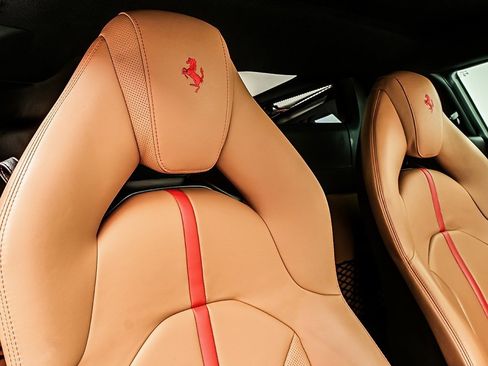 Certified 2021 Ferrari F8 Tributo image 22