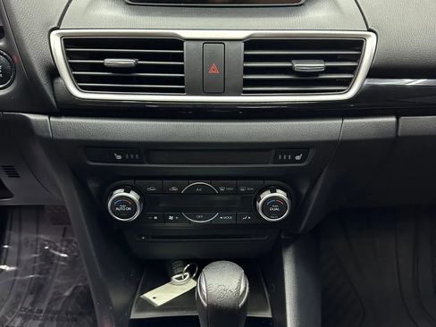 Used 2016 MAZDA MAZDA3 i Grand Touring image 16