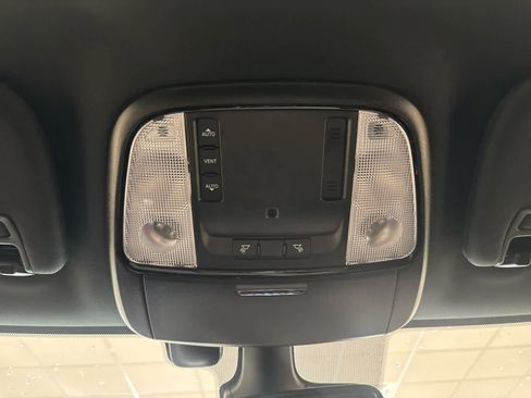 Used 2024 Dodge Durango SXT w/ SXT Blacktop Group image 33