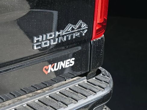 Used 2023 Chevrolet Silverado 1500 High Country w/ Technology Package image 13