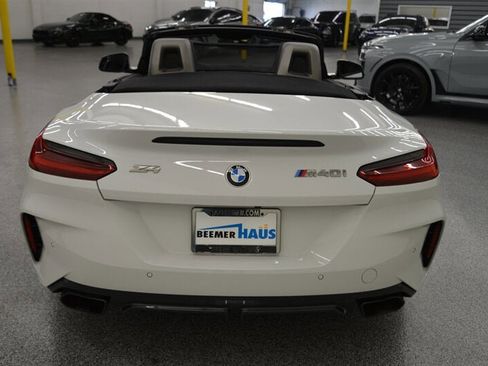 Used 2024 BMW Z4 M40i w/ Premium Package image 11