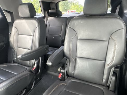 Used 2021 Chevrolet Traverse LT w/ LT Premium Package image 26