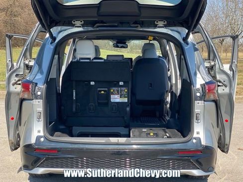 Used 2024 Toyota Sienna XSE FWD image 40