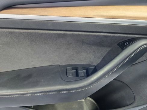 Used 2022 Tesla Model 3 Long Range AWD/4WD image 13