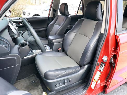 Used 2016 Toyota 4Runner SR5 Premium image 14