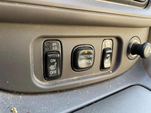 Used 2004 Pontiac Bonneville SLE w/ Premier Edition FWD image 36