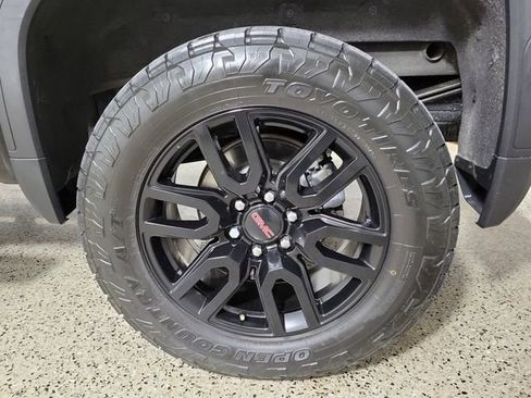 Used 2020 GMC Sierra 1500 Elevation w/ Elevation Value Package AWD/4WD image 8