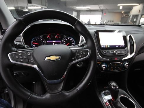 Used 2021 Chevrolet Equinox Premier image 18