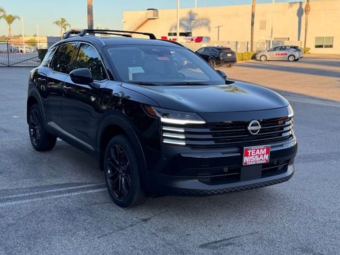 New 2026 Nissan Kicks SR w/ Cold Weather Package image 2