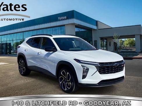 Used 2024 Chevrolet Trax RS w/ Sunroof Package FWD image 1