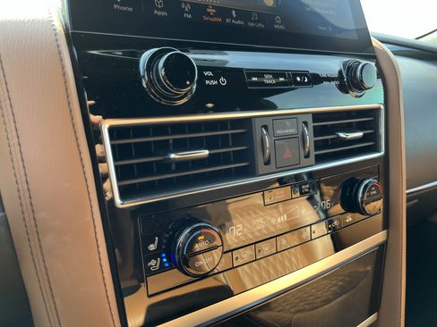 Used 2023 INFINITI QX80 Sensory w/ Cargo Package AWD/4WD image 27