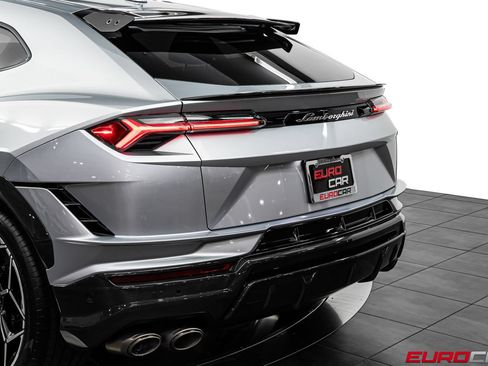 Used 2024 Lamborghini Urus Performante AWD/4WD image 23