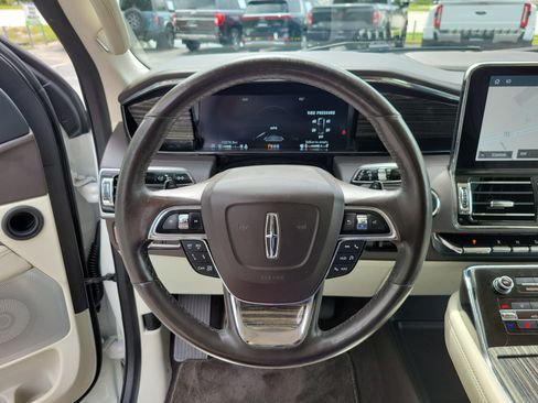 Used 2021 Lincoln Navigator Black Label w/ Cargo Convenience Package AWD/4WD image 25