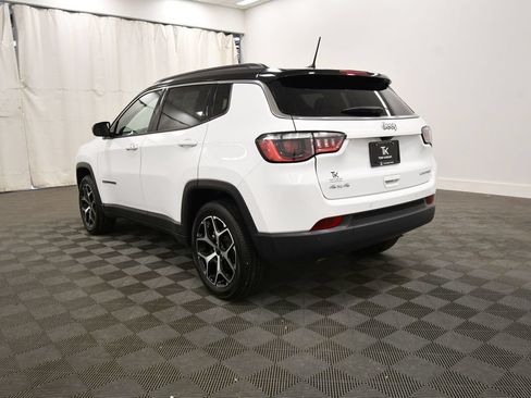 Used 2025 Jeep Compass Limited AWD/4WD image 5