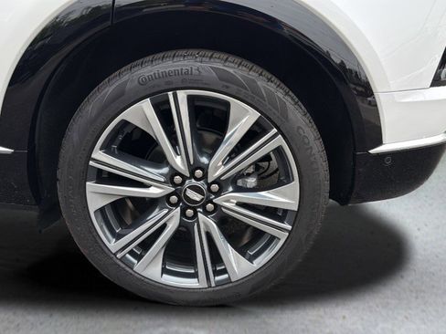 Certified 2025 Cadillac Optiq Luxury 2 AWD/4WD image 16
