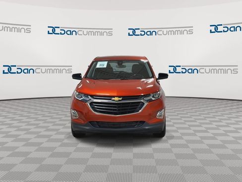 Used 2020 Chevrolet Equinox LT w/ Driver Convenience Package FWD image 3