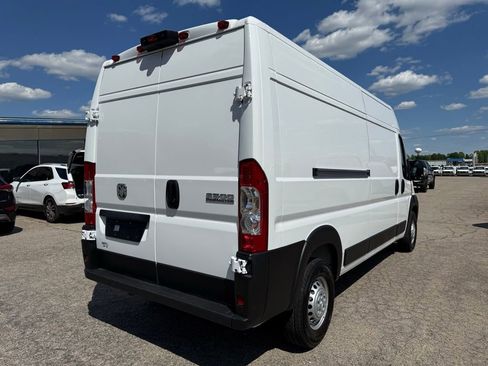 Used 2026 RAM ProMaster 2500 w/ Convenience Group FWD image 5
