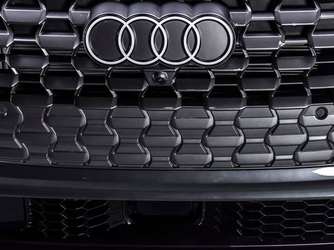 Used 2025 Audi Q5 Prestige AWD/4WD image 10