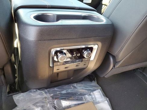New 2026 GMC Yukon XL Elevation w/ Elevation Premium Package AWD/4WD image 16