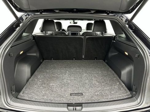 Used 2023 Volkswagen Atlas Cross Sport SE w/ Black Wheel Package image 22