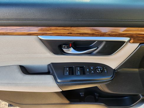 Used 2019 Honda CR-V EX image 17