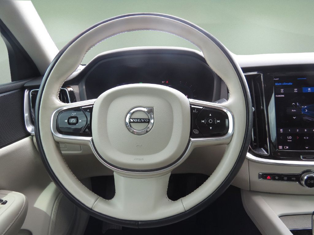 Used 2023 Volvo S60 B5 Plus FWD image 17