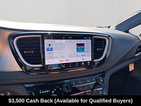 New 2026 Chrysler Pacifica Pinnacle FWD image 34