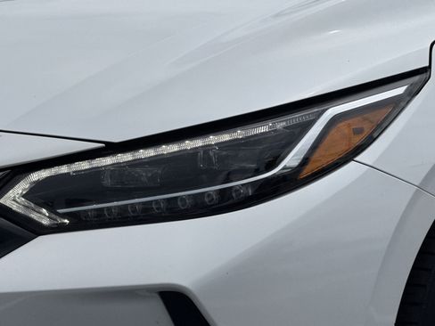 Used 2021 Nissan Sentra SR w/ SR Premium Package FWD image 6