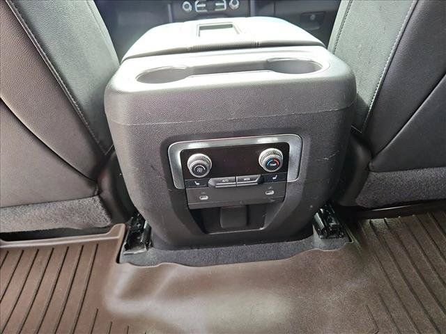 Used 2022 GMC Yukon AT4 AWD/4WD image 18