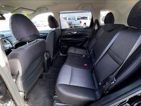 Used 2020 Nissan Rogue SV image 28
