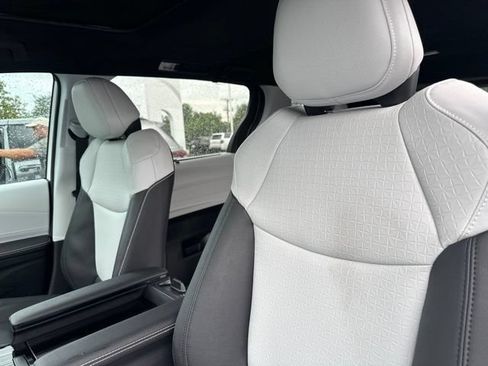Certified 2026 Toyota Sienna XSE FWD image 8