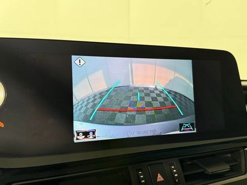 Used 2022 Lexus ES 300h w/ Premium Package image 21