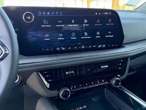 New 2026 Chevrolet Suburban Premier image 11