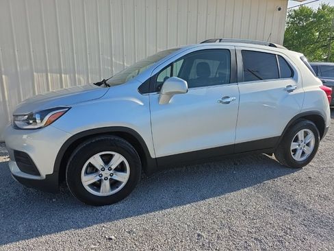 Used 2019 Chevrolet Trax LT w/ LT Convenience Package FWD image 10